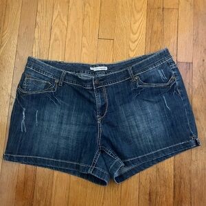 New Maurices Blue Jean Shorts with Distressed Look STETCH SIZE 22